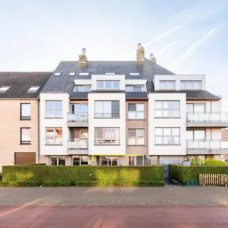 Apartment In With Garden Koksijde
